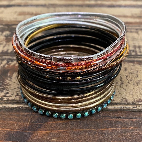 Elegant Multicolor Bangle Set - Picture 3 of 3